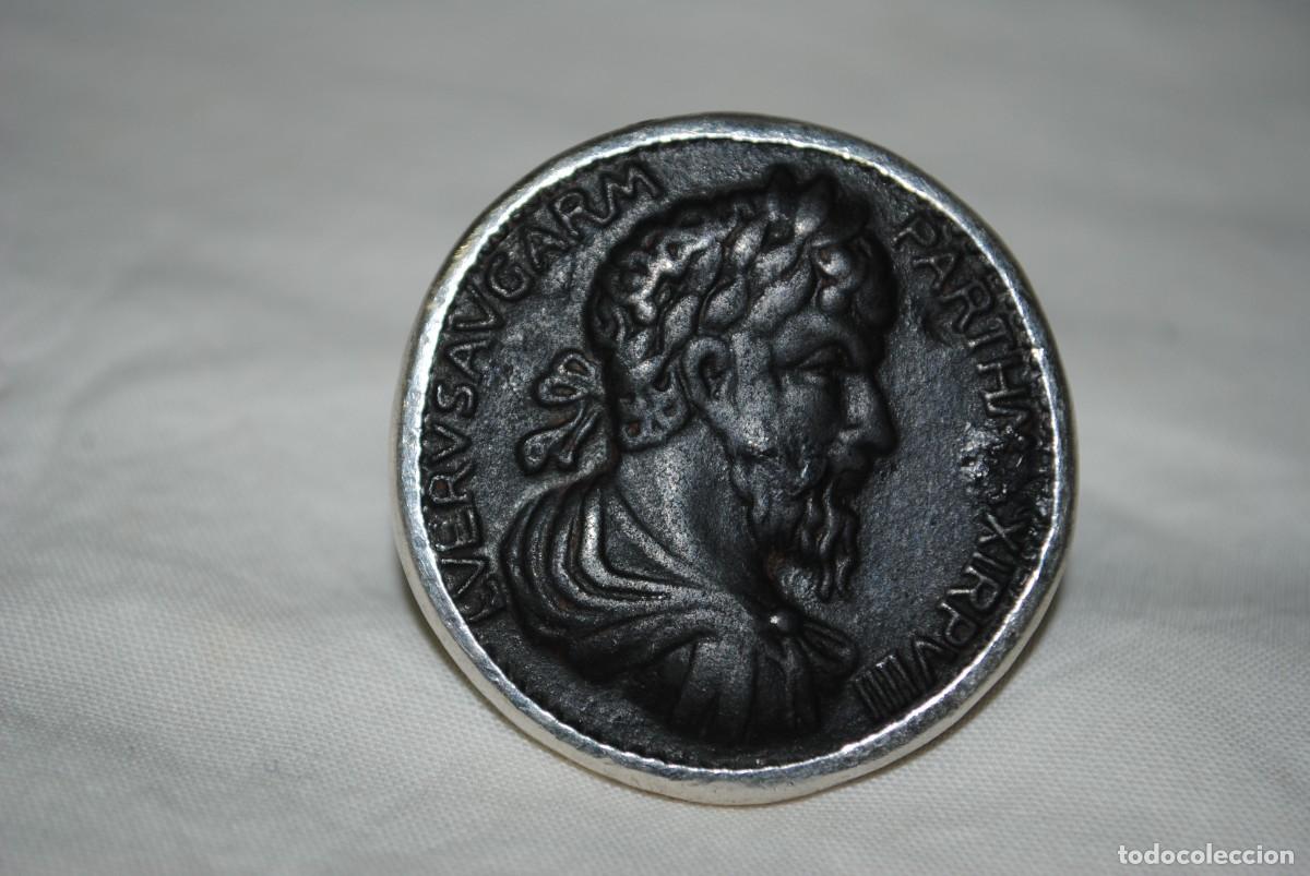 Schmuck: ANILLO DE PLATA CON MONEDA ROMANA