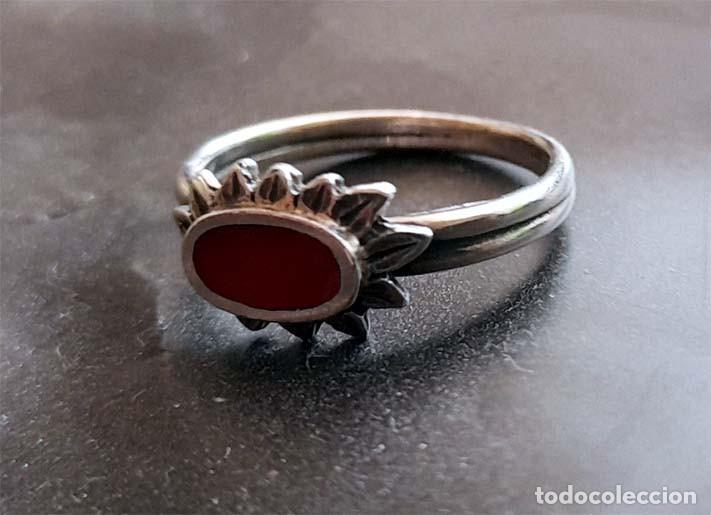 Joyeria: Anillo y pendientes de plata y coral - Foto 4