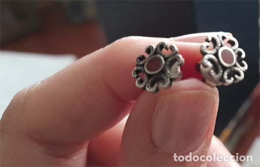 Joyeria: Anillo y pendientes de plata y coral - Foto 2