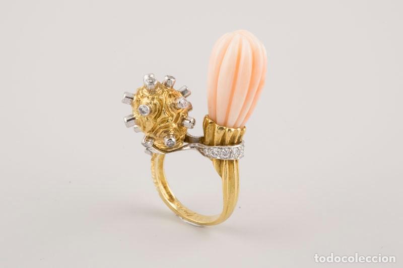 Joyeria: Sortija Gregory oro, brillantes y coral
