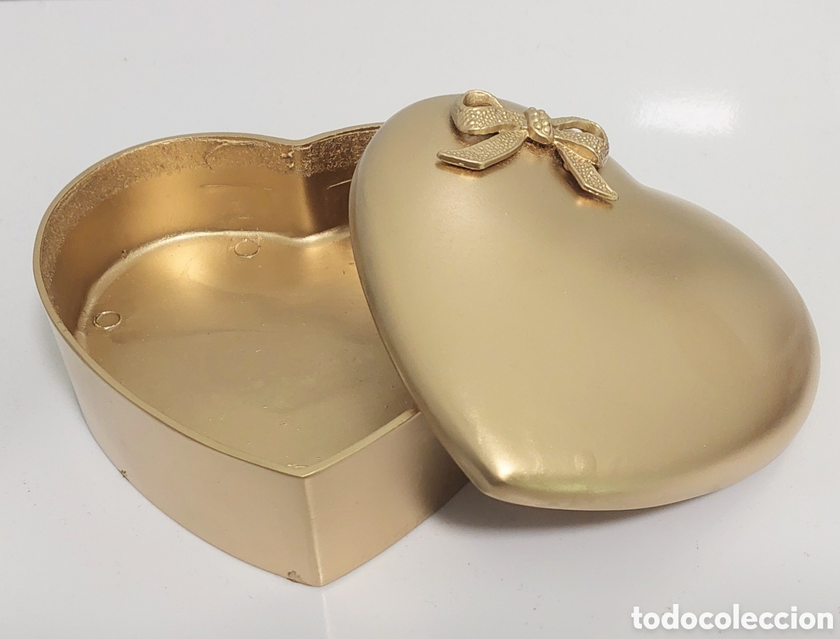 Joyeria: Gran caja joyero en forma de coraz&oacute;n de metal dorado
