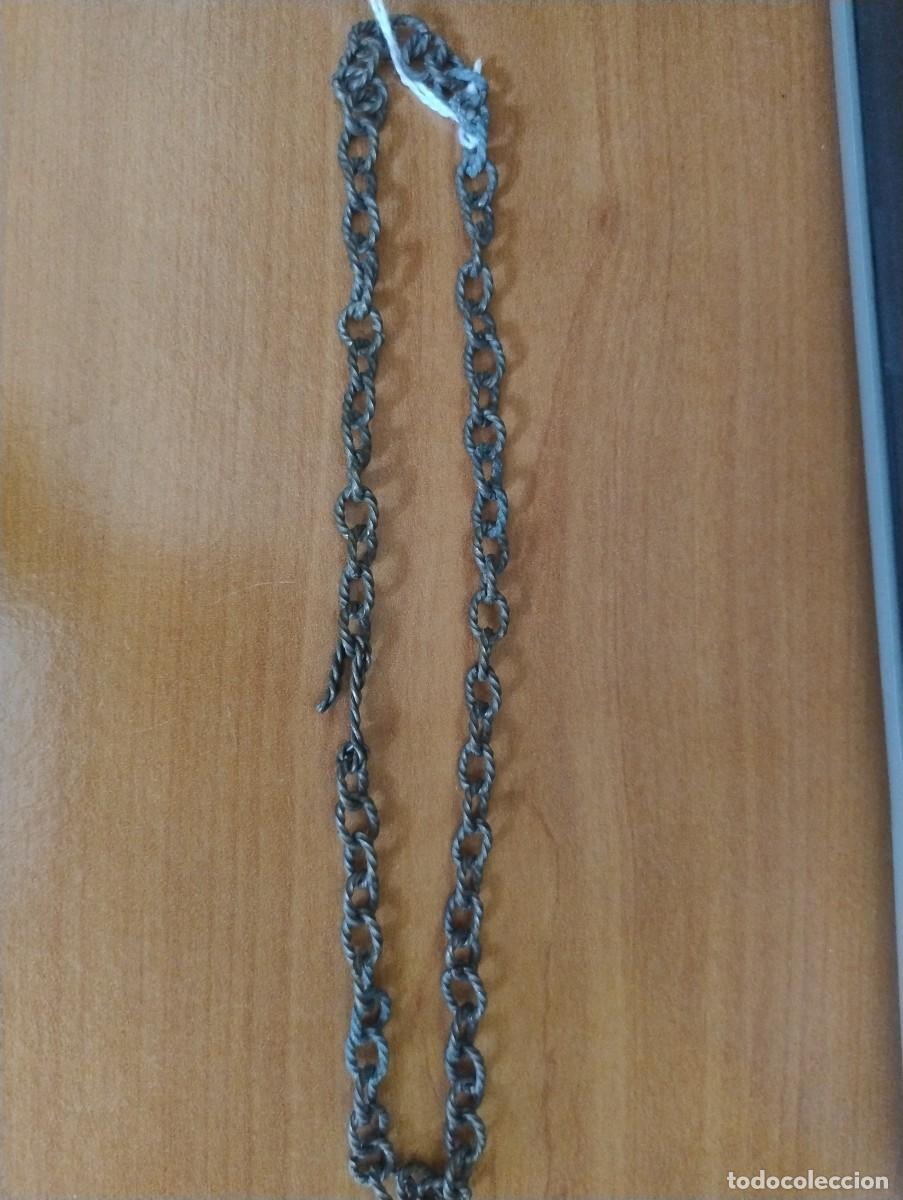 Joyeria: Curioso collar antiguo eslabones grandes imitando cuerda. 20 cm