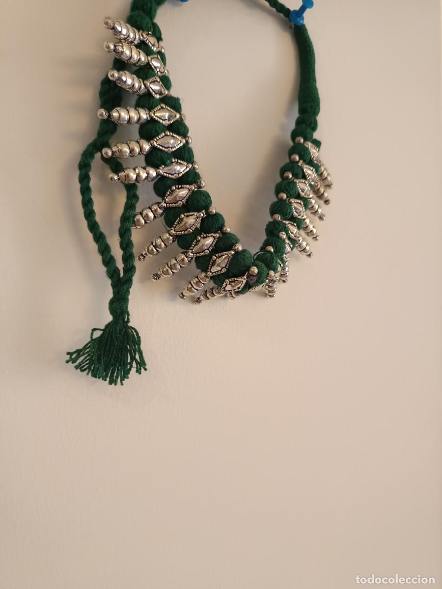 Joyeria: Collar banjara de hilo de algod&oacute;n verde y metal plateado - Foto 2