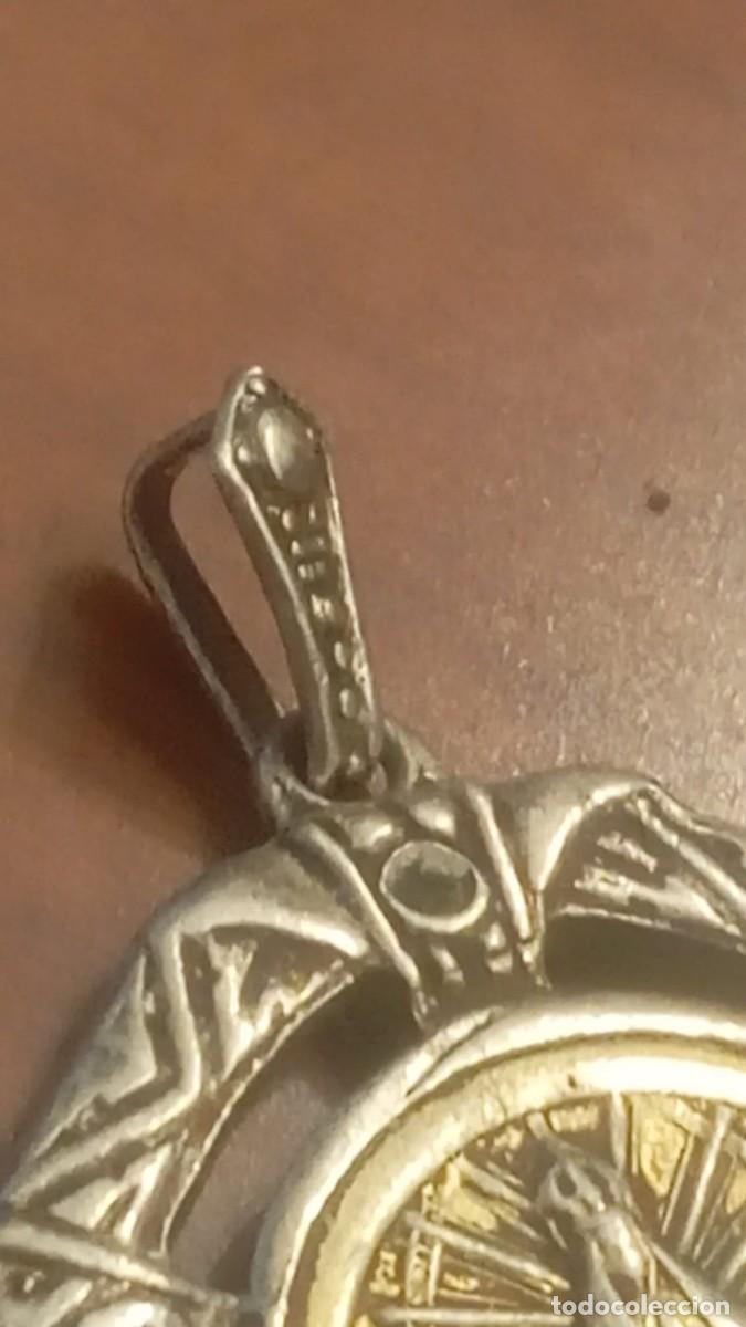 Joyeria: Broche devocional de la Virgen de Luj&aacute;n. Plata y ba&ntilde;o oro. - Foto 3
