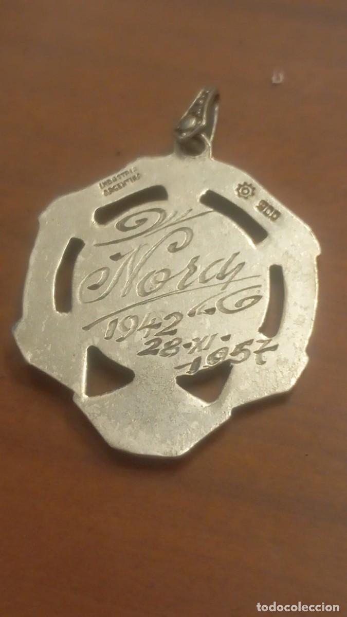 Joyeria: Broche devocional de la Virgen de Luj&aacute;n. Plata y ba&ntilde;o oro. - Foto 6