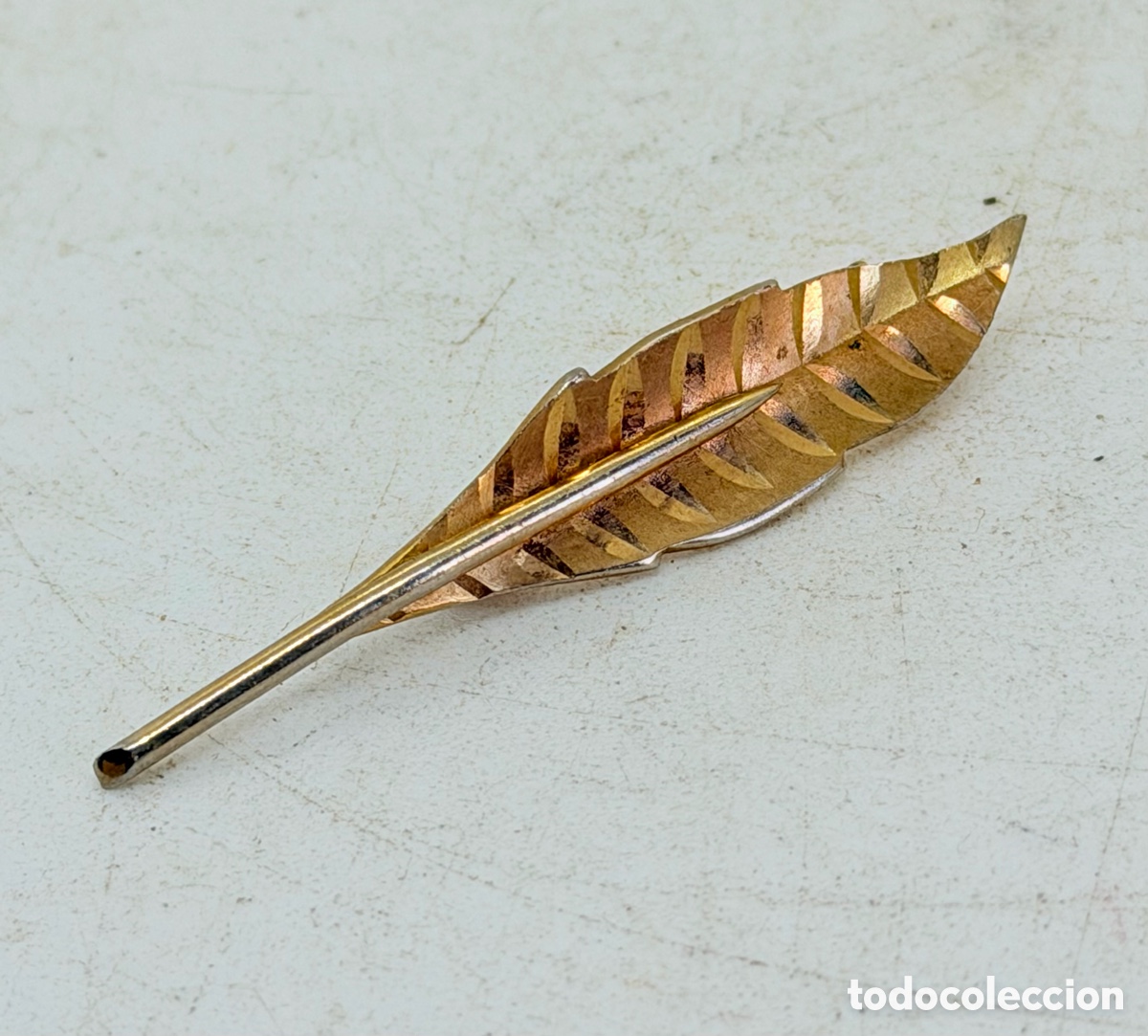 Schmuck: Broche Dorado Modernista