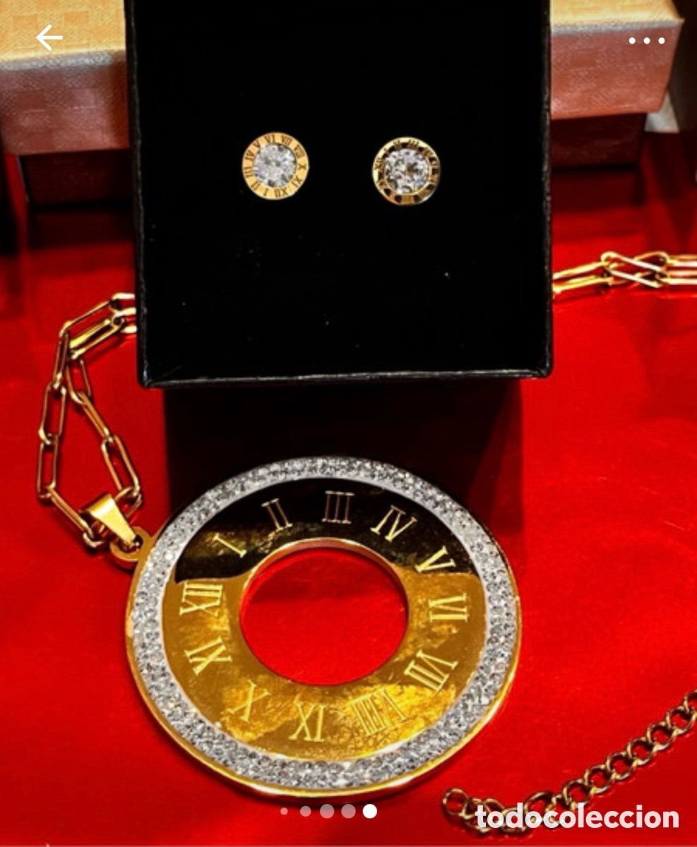 Joyeria: Conjunto colgante y pendientes &ldquo;tipo Cartier&rdquo; dorado y numeraci&oacute;n romana
