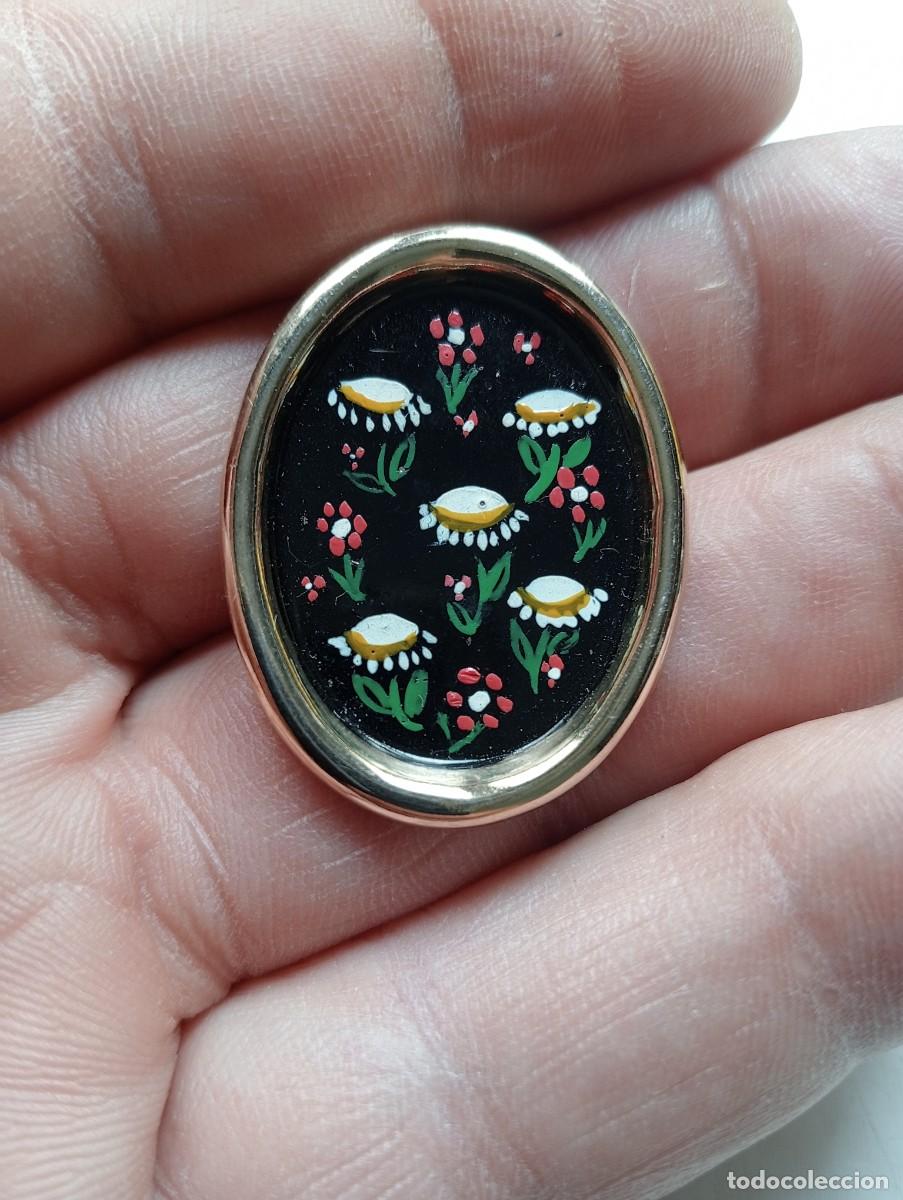 Joyeria: BROCHE PINTADO A MANO CON FLORECILLAS , INSIGNIA CAMAFEO OVALADO , PINS ALFILER