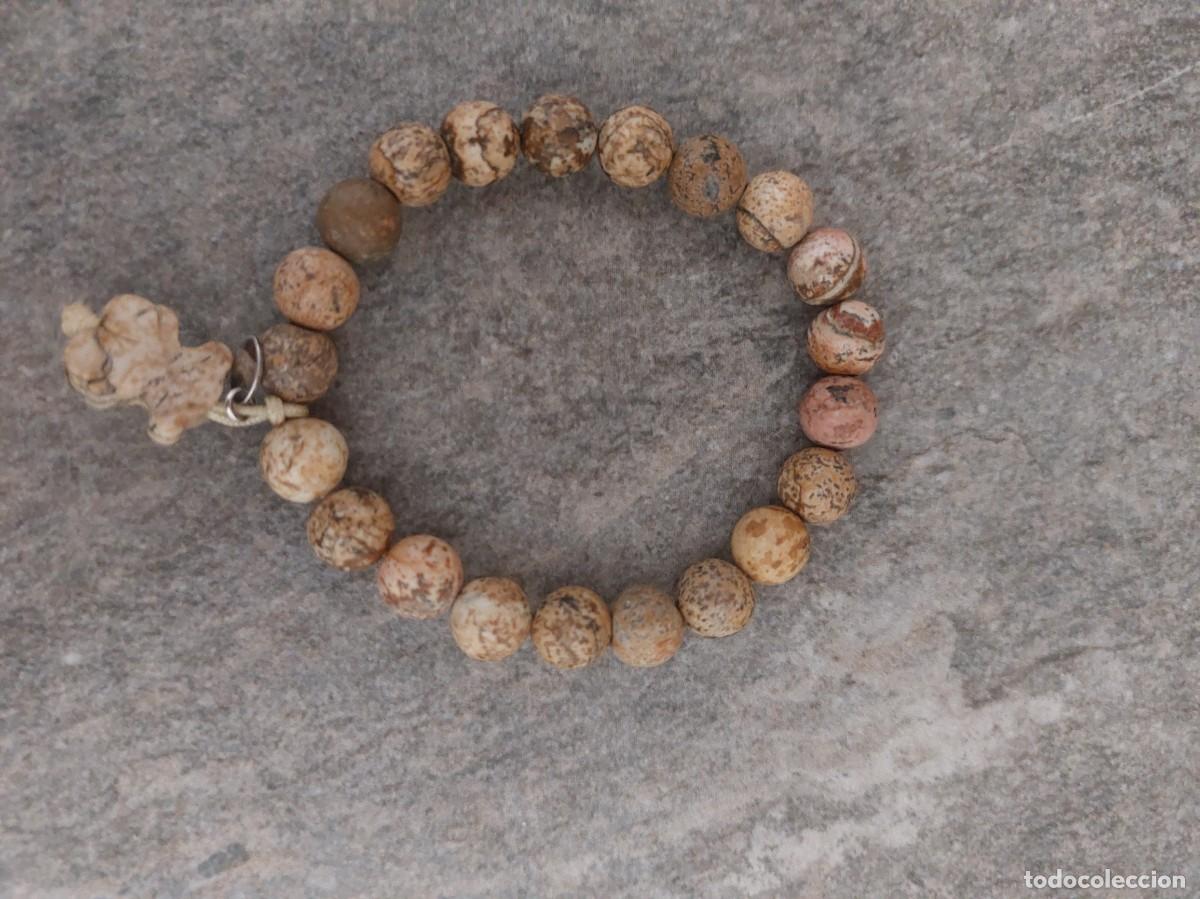 Joyeria: Pulsera el&aacute;stica de la marca TOUS hecha con cuentas de gema natural jaspe paisaje.