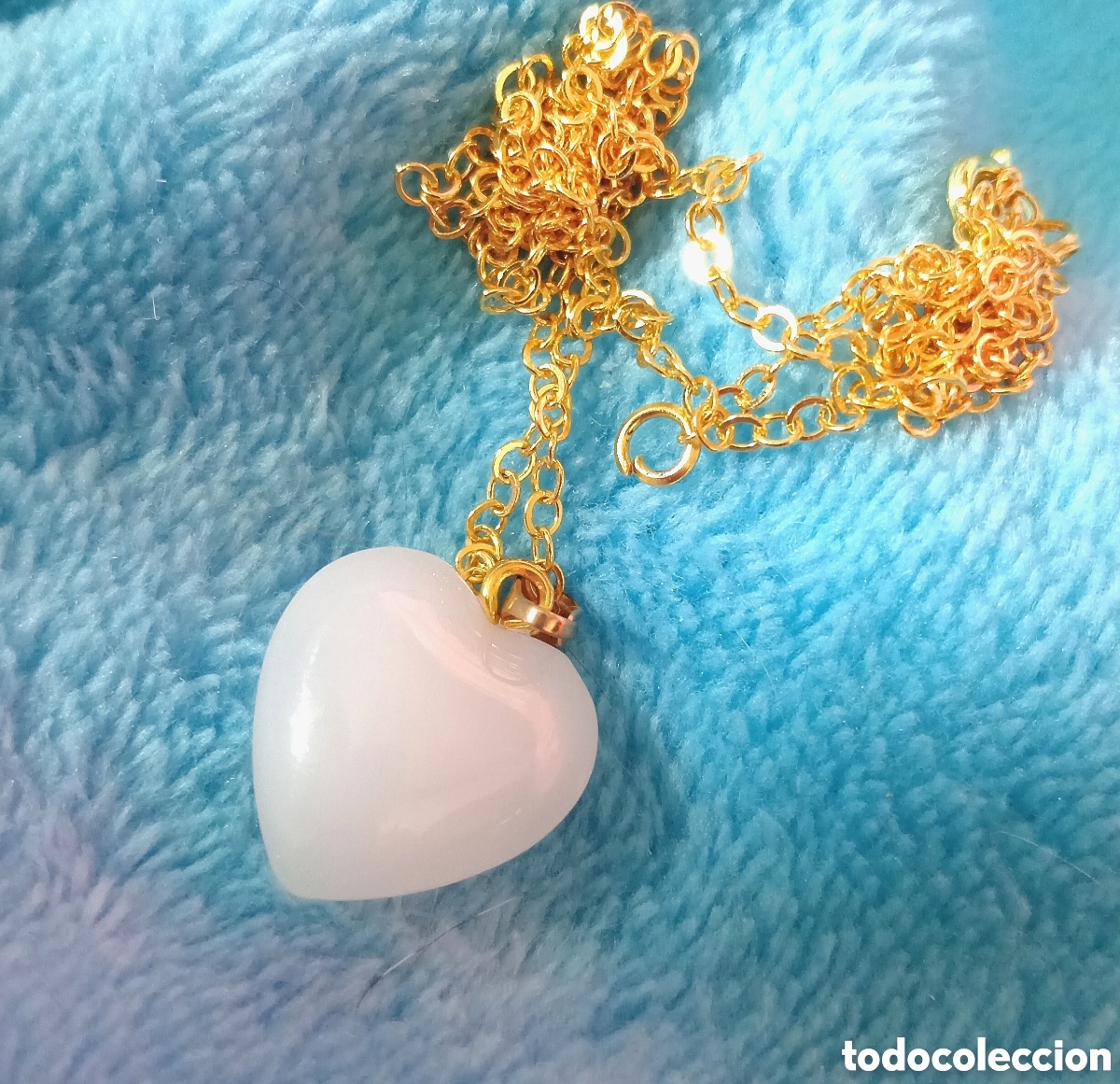 Joyeria: Original colgante coraz&oacute;n blanco trasl&uacute;cido + cadena dorada 1,8cm aprox. Muy bonito