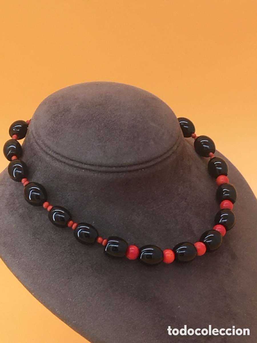 Joyeria: collar de hematita y bolas de coral - Foto 1