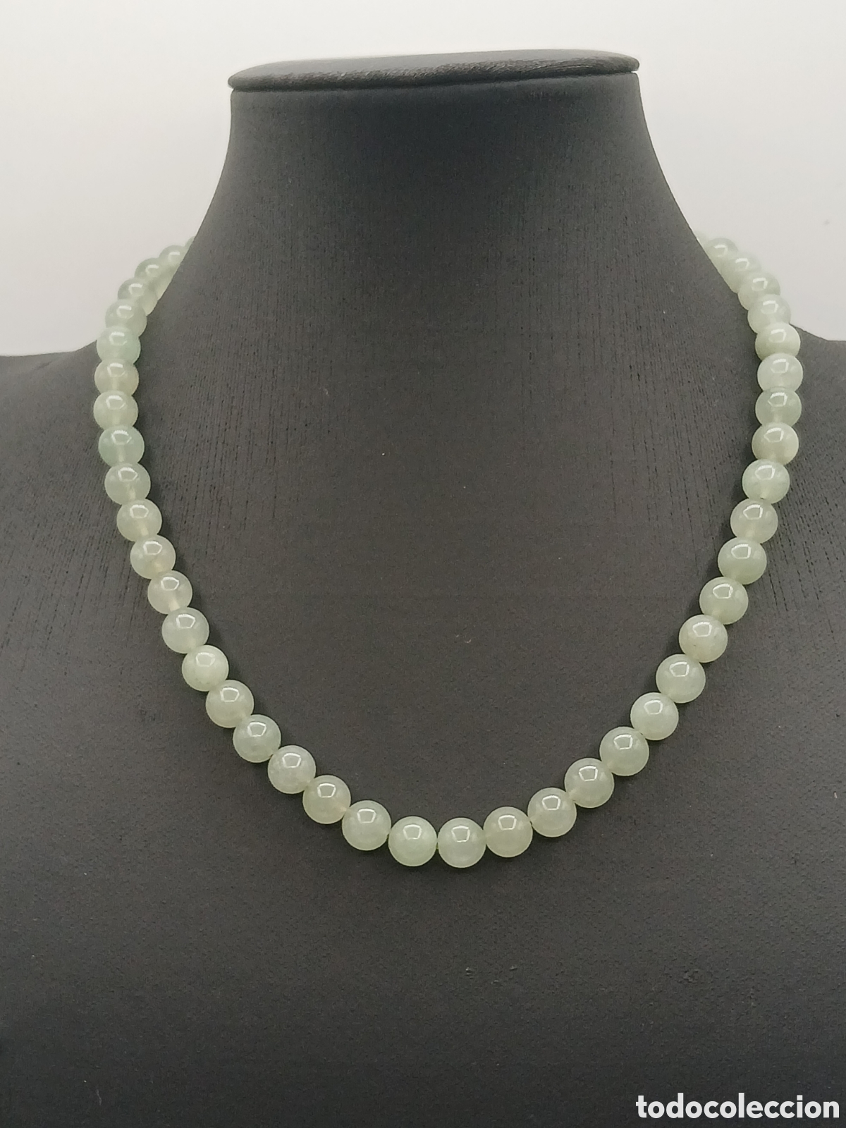 Joyeria: Collar jade verde cierre oro 18quilates