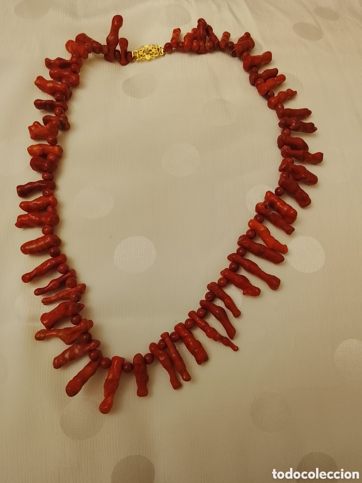 Joyeria: Precioso collar ra&iacute;z de coral .Mide 60 cent
