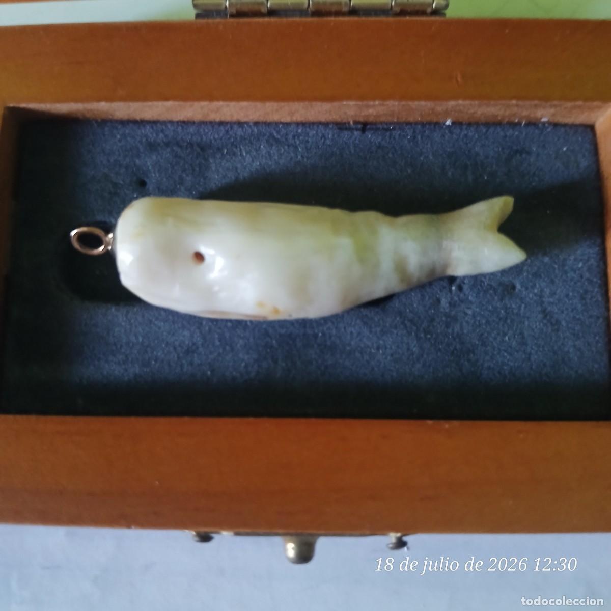 Joyeria: Antiguo colgante, coral y oro de ley 18 k.