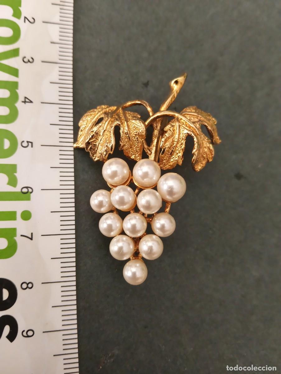 Joyeria: PRECIOSO BROCHE EN FORMA DE RACIMO - BA&Ntilde;O DE ORO Y PERLITAS -