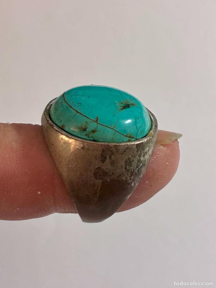 Joyeria: Anillo con piedra .......