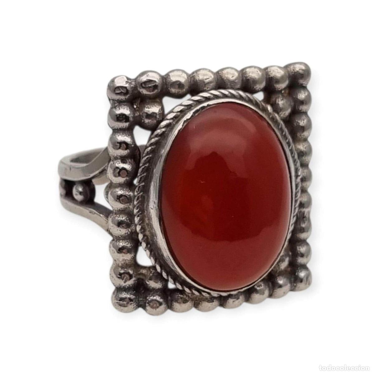 Joaillerie: Anillo boho vintage de plata con cornalina e inspiraci&oacute;n org&aacute;nica y est&eacute;tica &eacute;tnica, circa 1950-1960