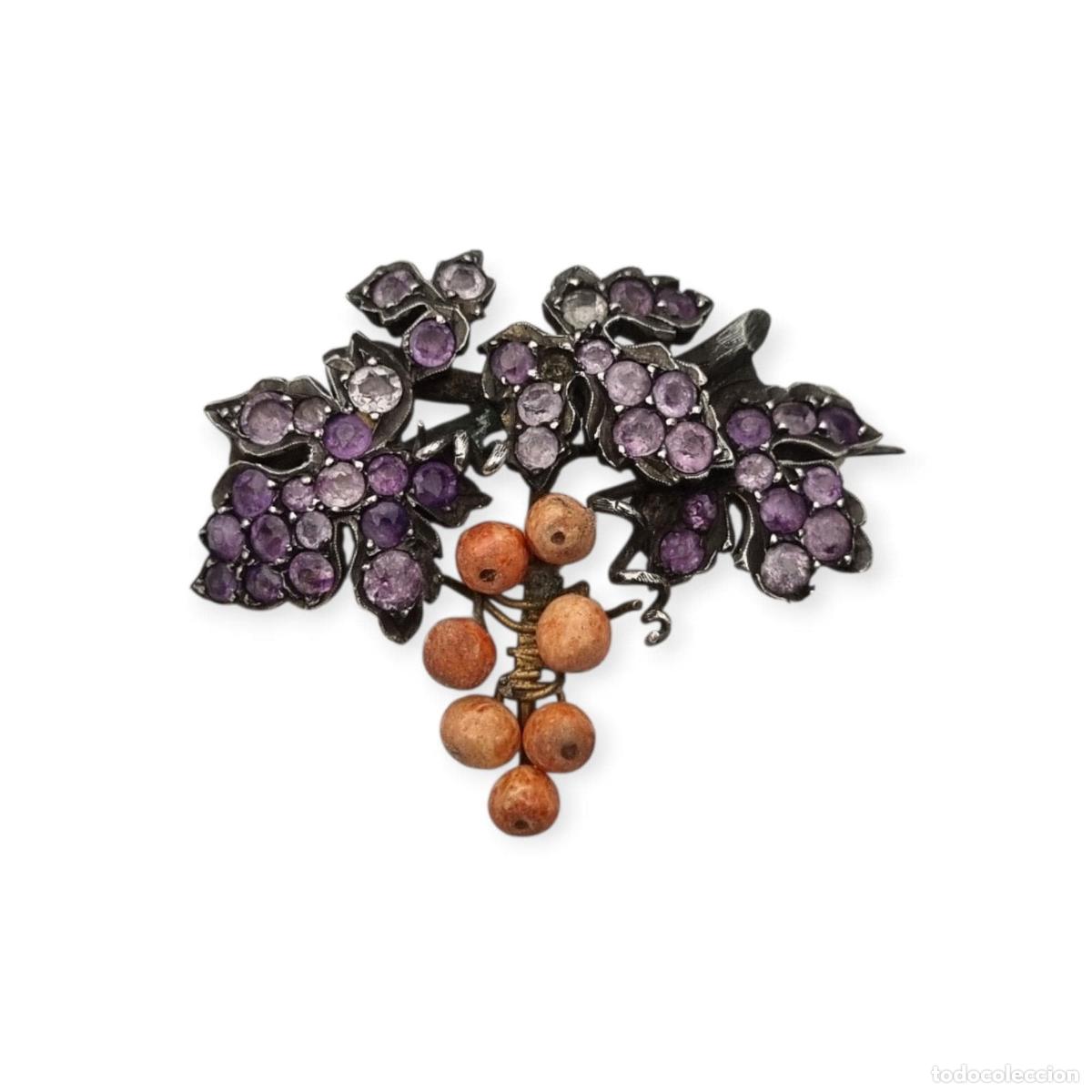 Joyeria: Broche antiguo racimo de uvas en plata dorada con amatistas, Naturalista Victoriano ca. 1885-1905
