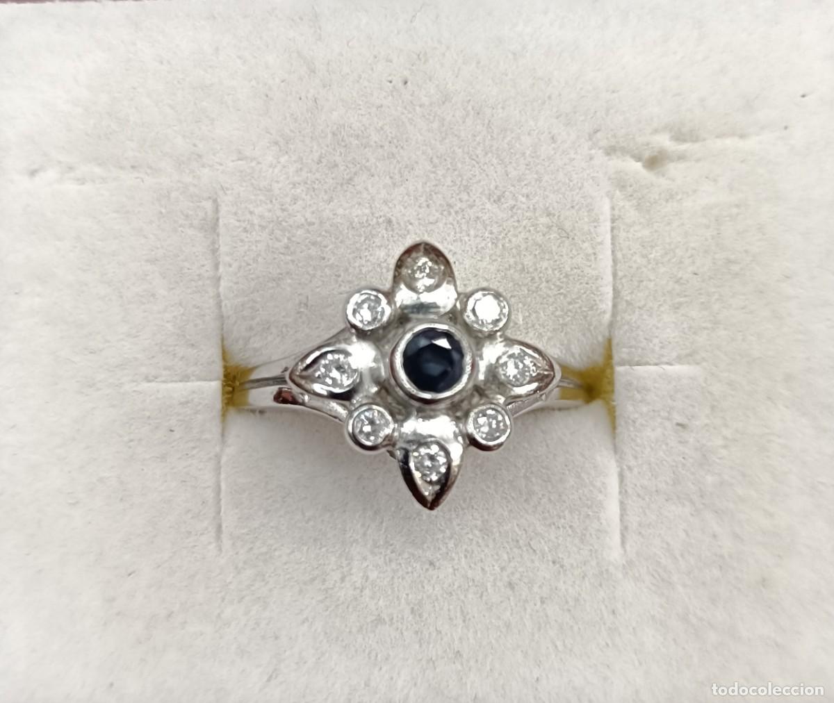 Joyeria: Conjunto de pendientes y anillo oro blanco 18k, con diamantes y zafiros