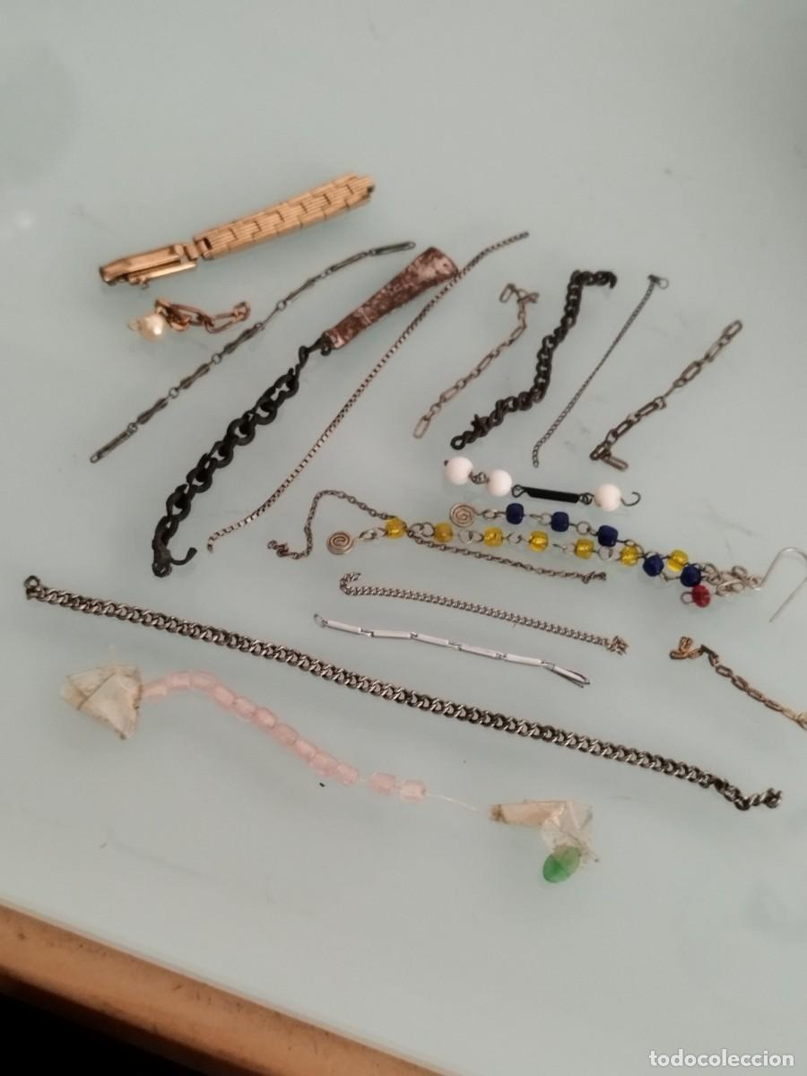 Joyeria: Lote de restos de cadenas eslabones, pendientes. Lo que se ve en las fotos.
