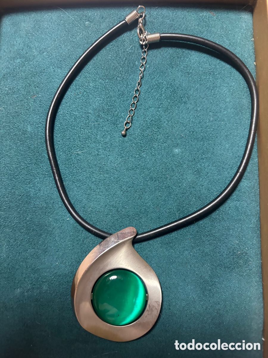 Joyeria: Colgante metal plateado cord&oacute;n
