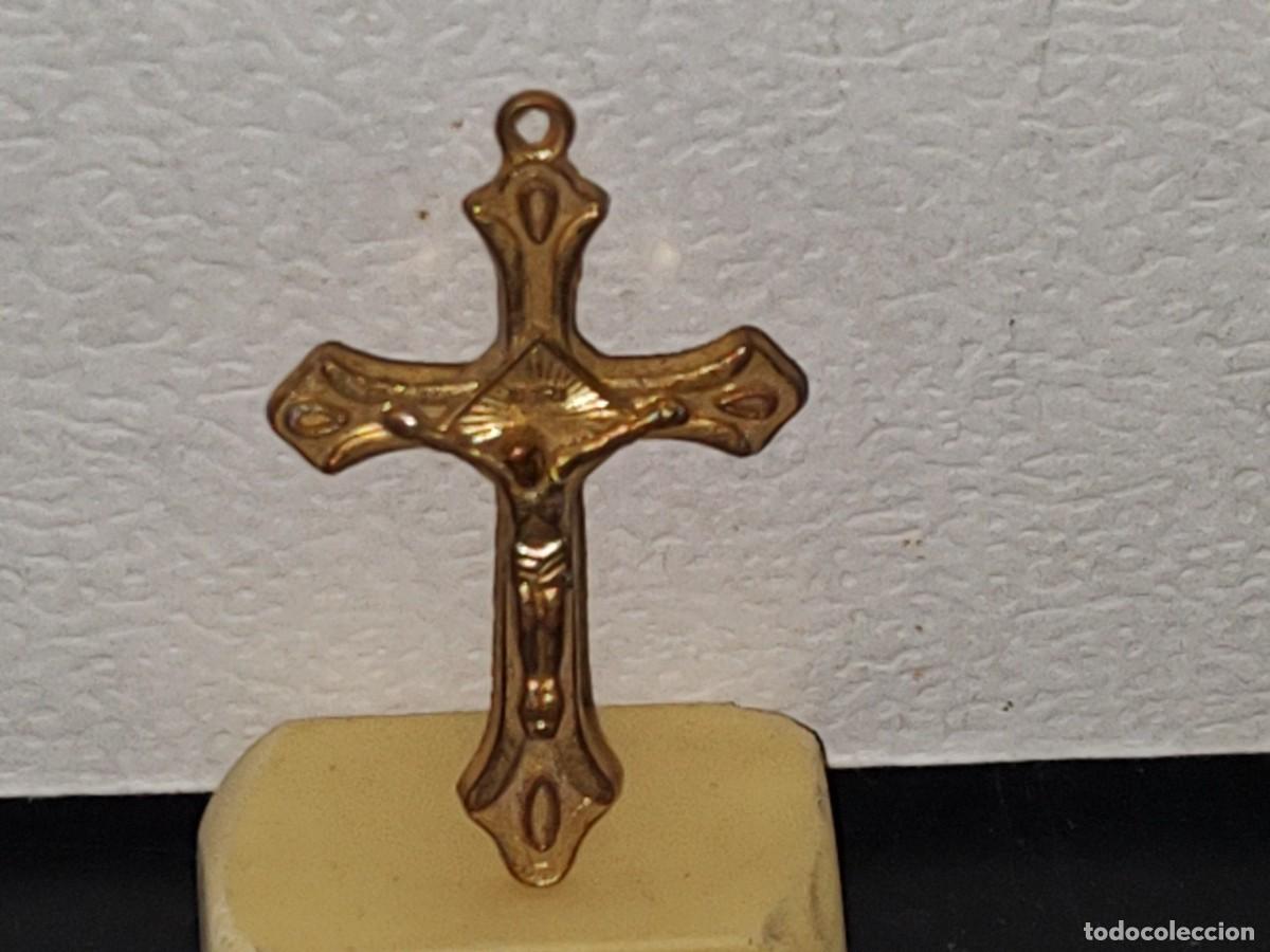 Joyeria: A5- Dije Crucifijo Dorado De Metal - 80's - 90's