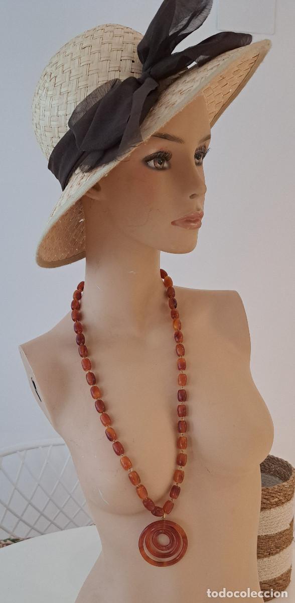 Joyeria: COLLAR VINTAGE DE CUENTAS DE BAQUELITA Y COLGANTE EN ESPIRAL - ESTILO MID-CENTURY - Ref. DE