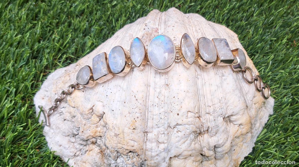 Joyeria: PULSERA VINTAGE DE PLATA DE LEY 925 CON CABUJONES DE PIEDRA LUNAR ARCO IRIS ref. DO
