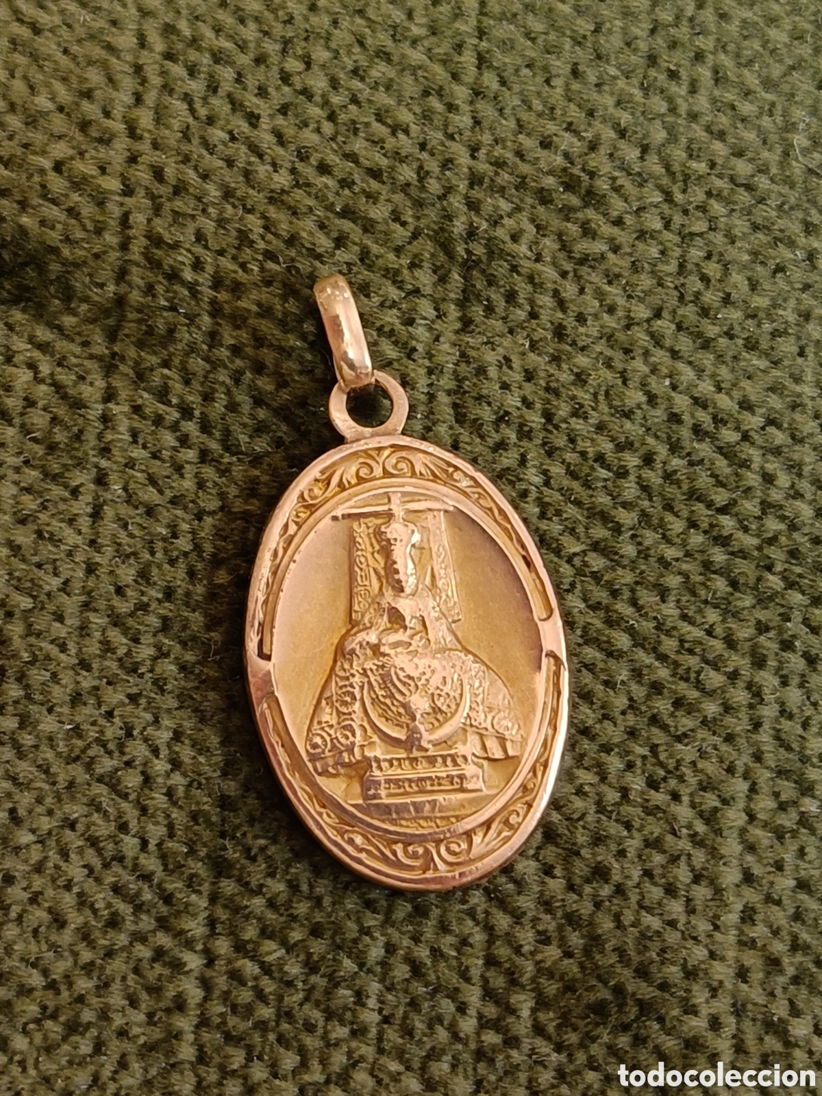 Joyeria: ANTIGUA MEDALLA VIRGEN DE COVADONGA PATRONA DE ASTURIAS ELABORADA EN ORO 18K