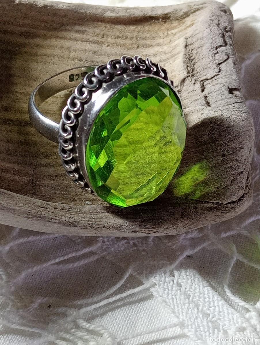 Joyeria: VALIOSO ANILLO DE PLATA MACIZA Y GEMA PRECIOSA DE PERIDOTO (SIN USAR)