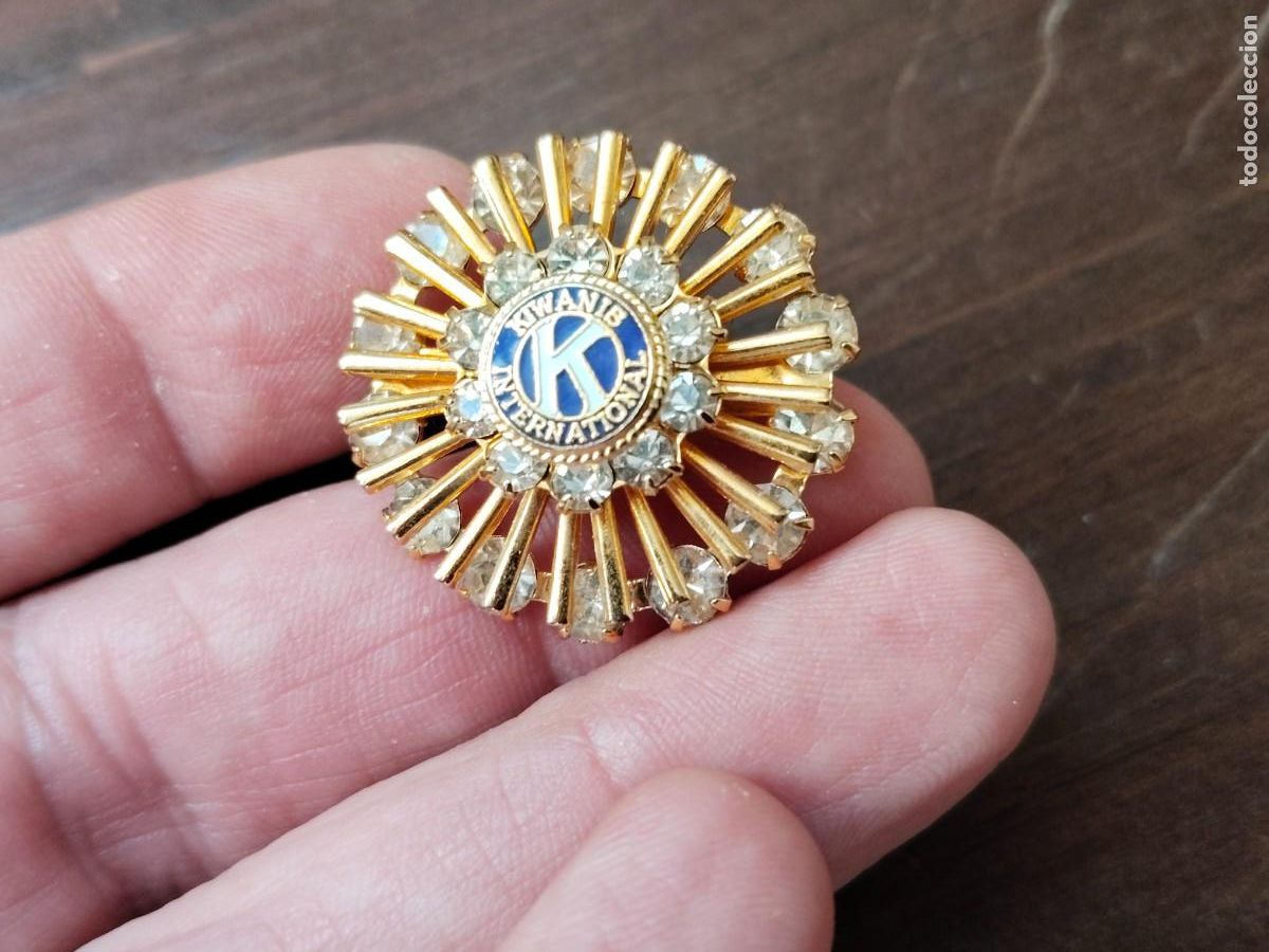 Joyeria: Broche Vintage de Kiwanis Internacional. - Foto 2