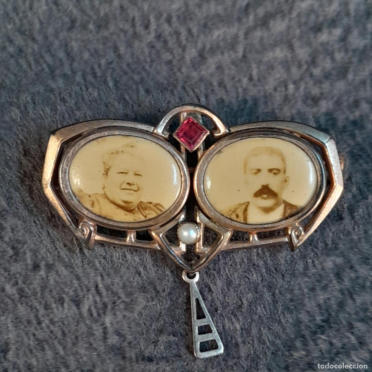 Joyeria: J-4540. BROCHE RETRATO DE DOBLE MEDALL&Oacute;N CON GEMAS Y COLGANTE. SIGLO XX.