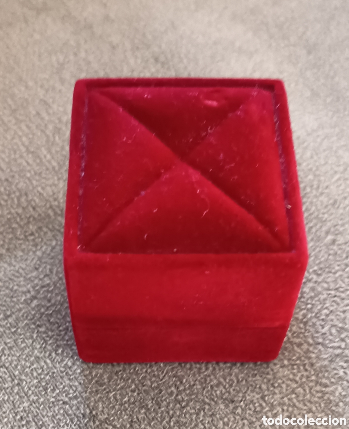 Joyeria: Cajita para guardar anillo. Joyer&iacute;a relojer&iacute;a Narci de Utiel. La joyer&iacute;a ya no existe.