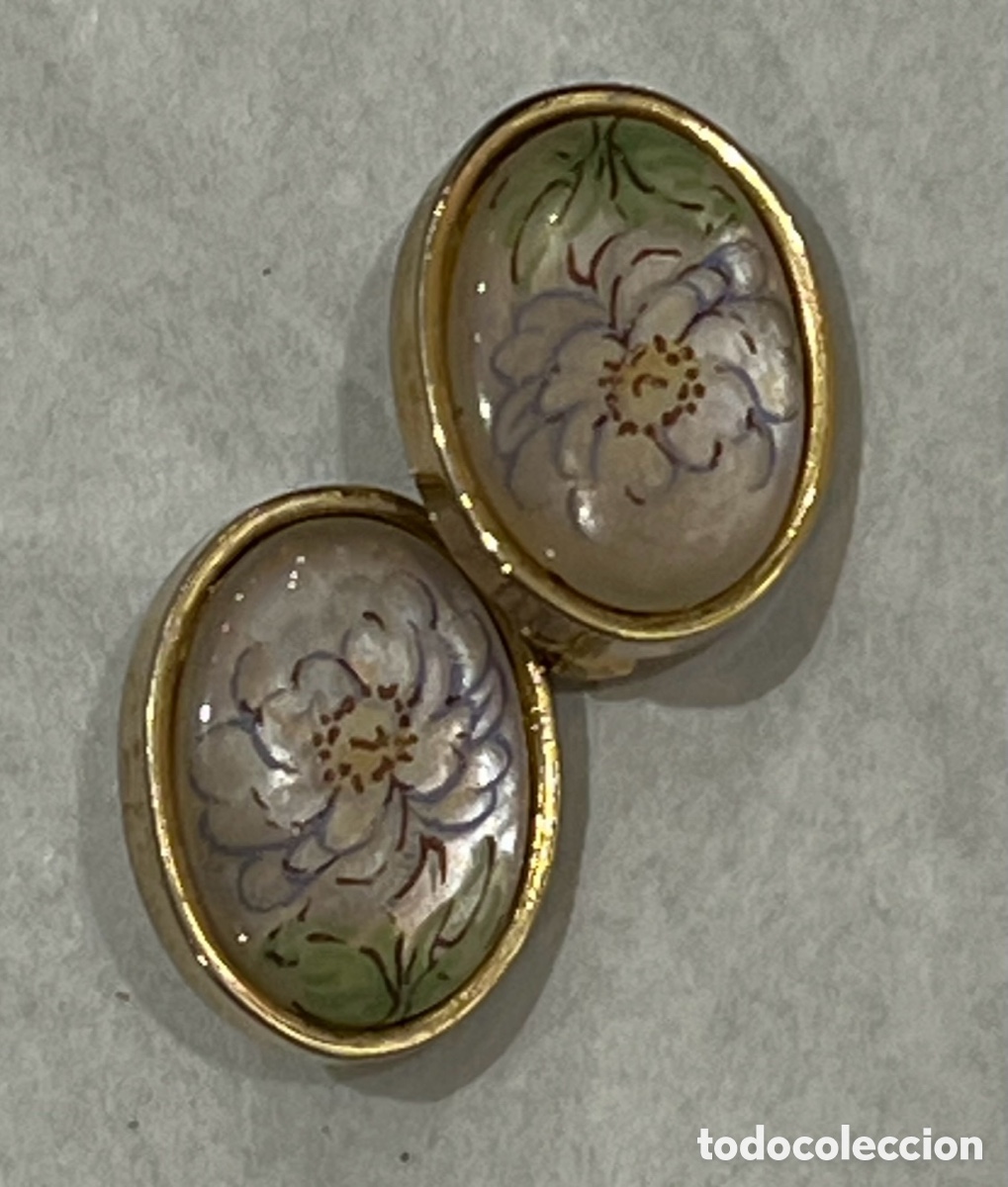 Joyeria: Pendientes. Pintados a mano. Metal dorado. Mid-Century. Praga.
