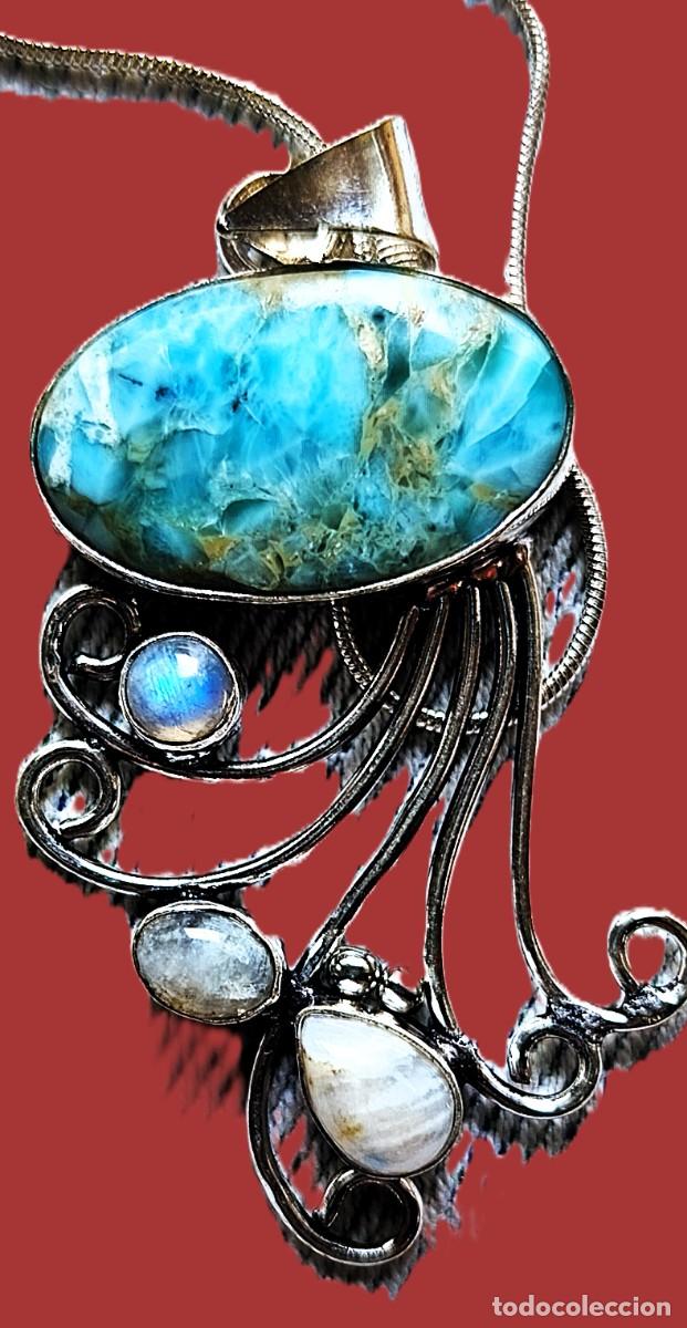 Joyeria: Colgante Chapado en Plata con piedra Larimar,3 piedras Lunares y cadena Plata de ley