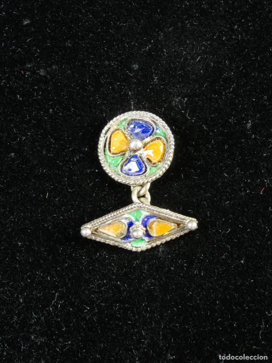 Joyeria: Colgante bereber Kabila en plata y esmaltes Argelia siglo XIX