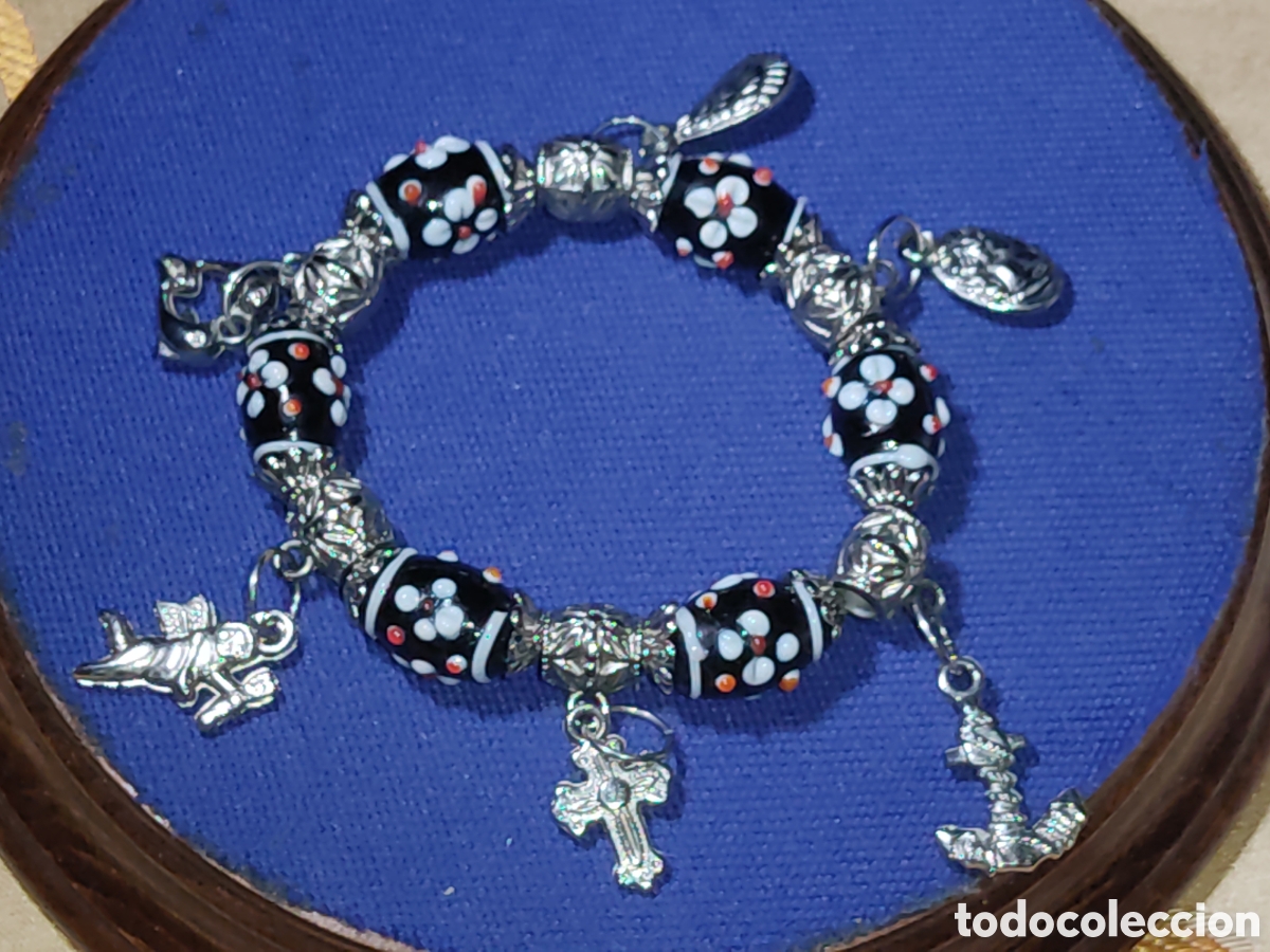 Joyeria: Pulsera de cristal de Murano con colgantes variados o abalorios.Vintage.