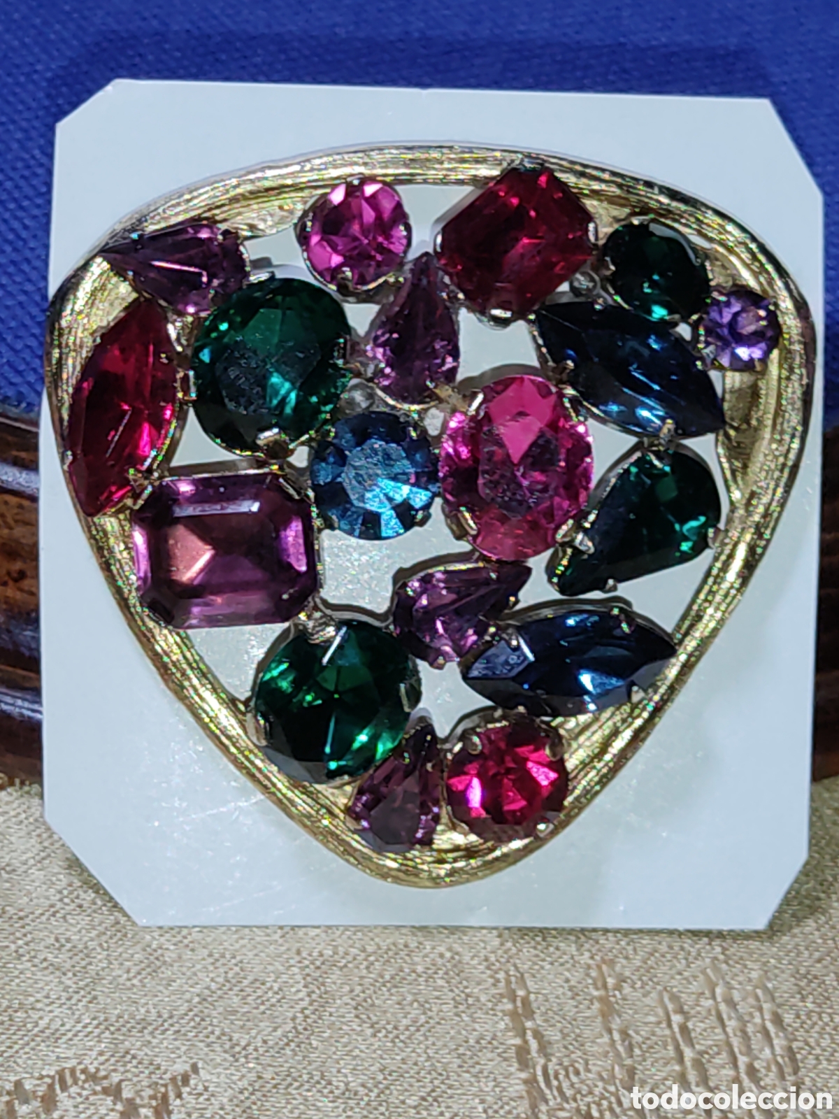 Joyeria: Broche con cristales facetados variados.Vintage.