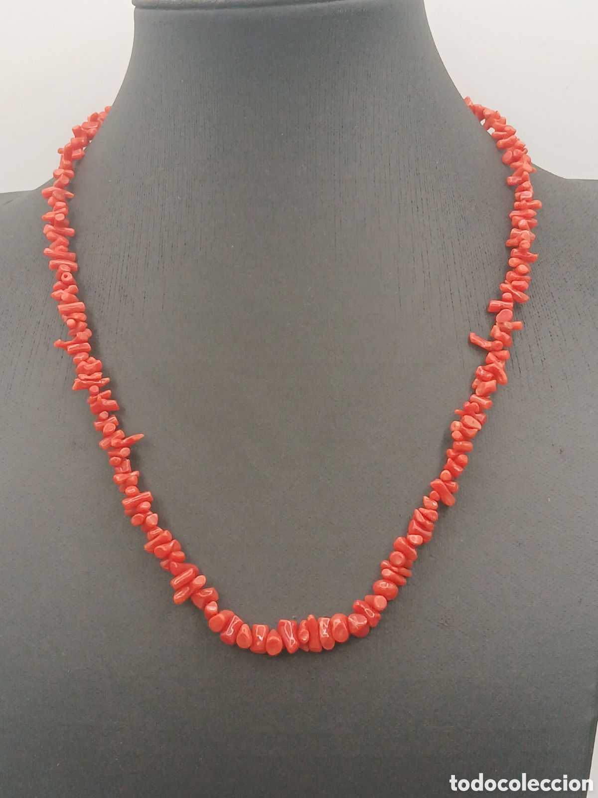 Joyeria: Antiguo collar coral rojo mediterr&aacute;neo cierre lat&oacute;n dorado