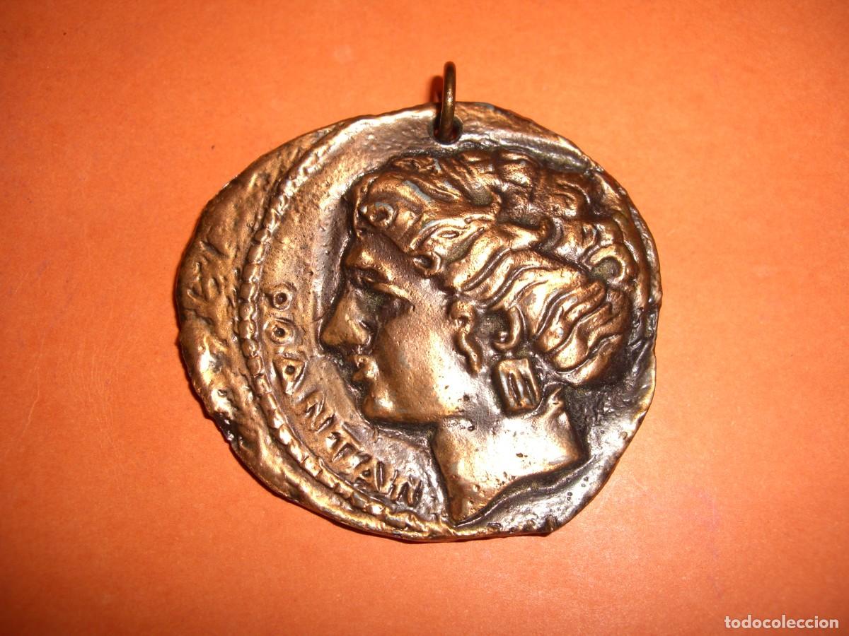 Joyeria: MEDALL&Oacute;N CON EFIGIE TIPO ROMANO