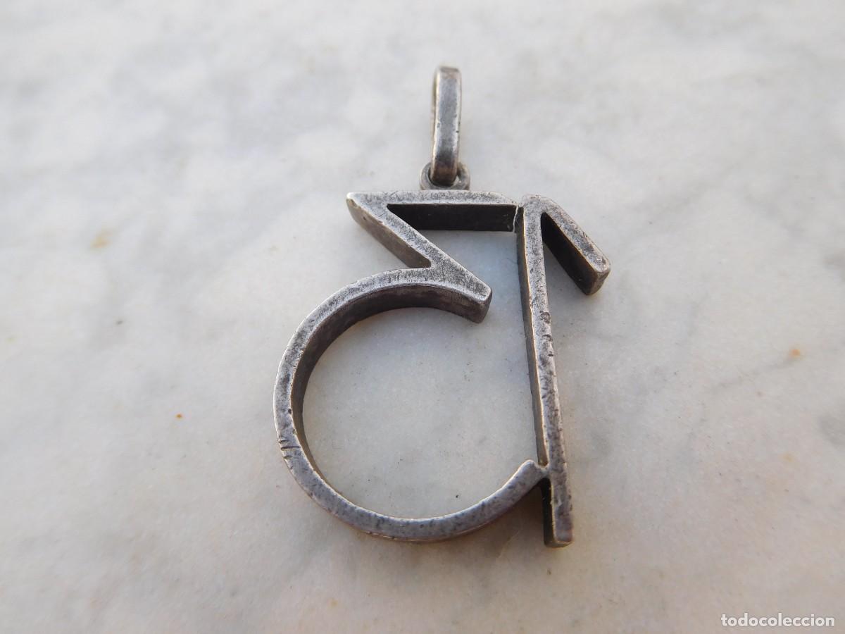Joyeria: Colgante de plata con el n&uacute;mero 13 - Foto 2
