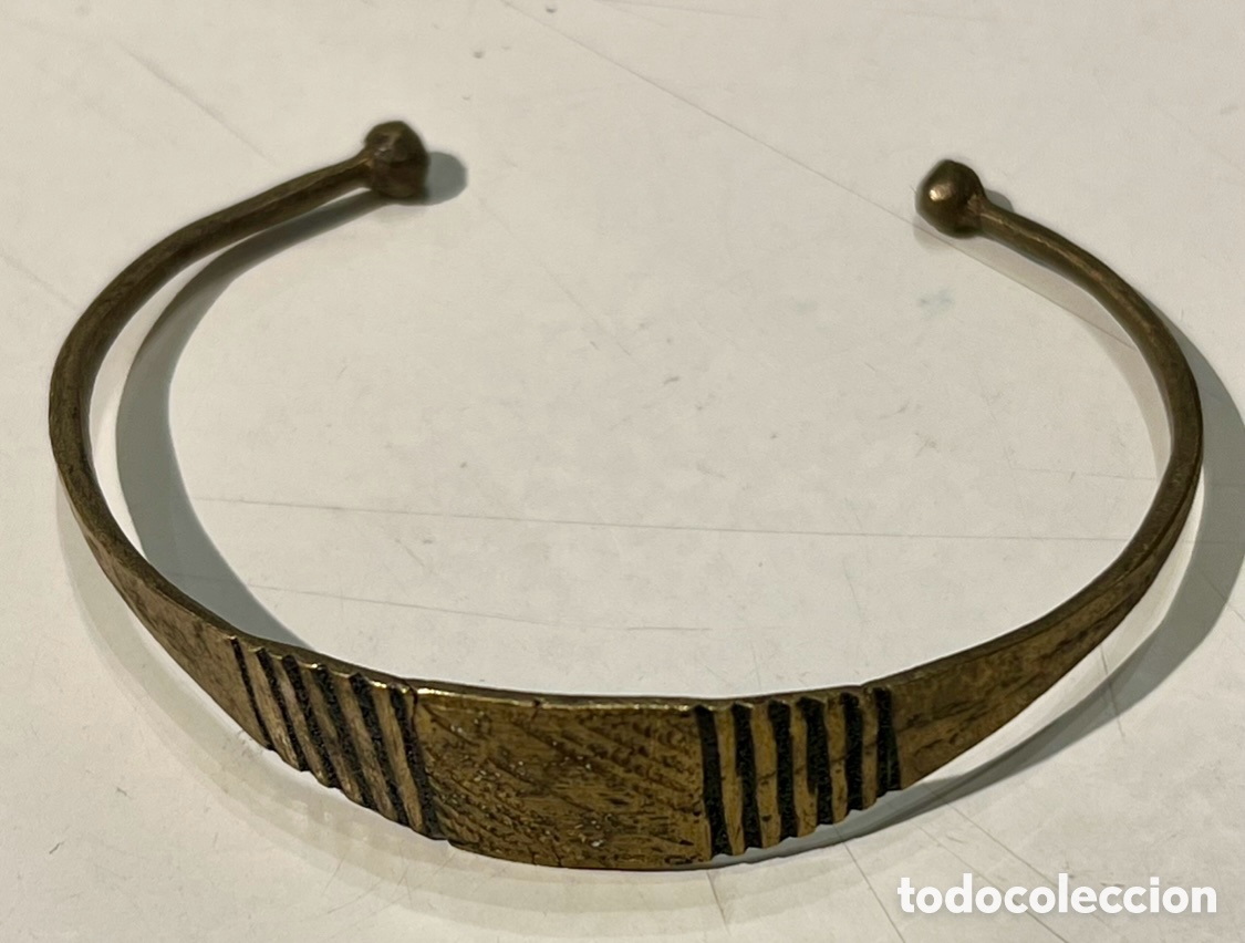 Joyeria: Pulsera TUAREG. Bronce o lat&oacute;n y polvo de &eacute;bano. Hecha a mano. Senegal.