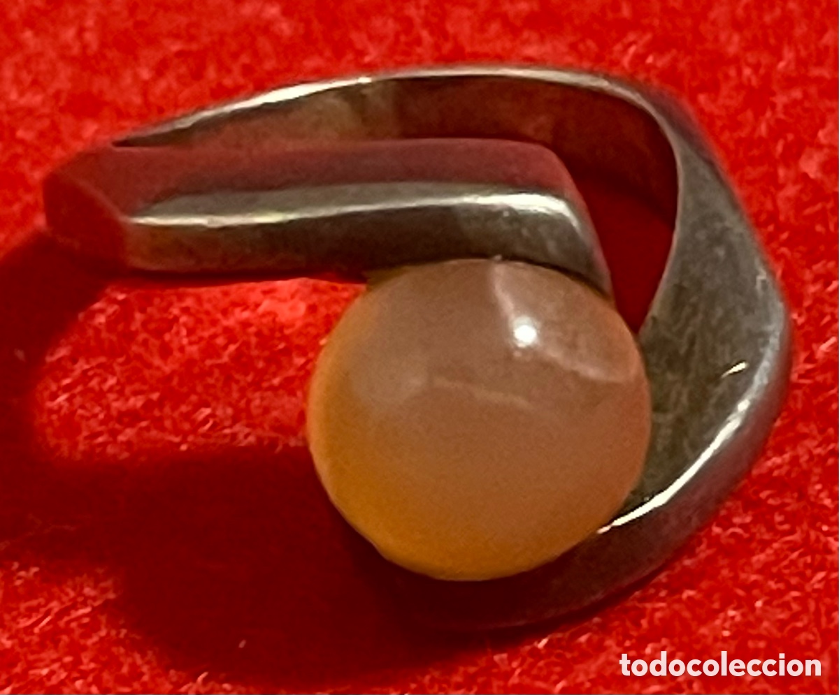 Schmuck: Hermoso anillo de Dise&ntilde;o de los a&ntilde;os 60-70 en plata de ley y piedra mineral.