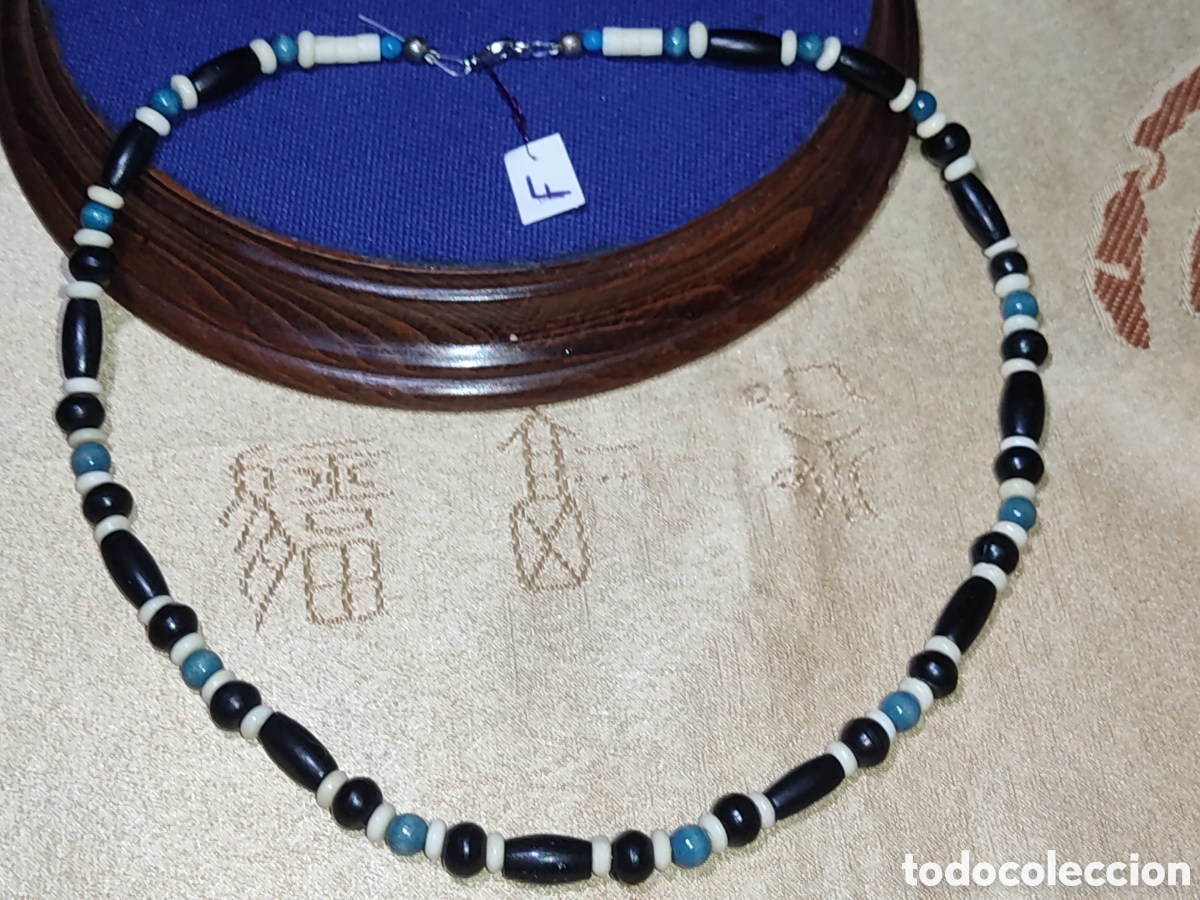 Joyeria: Collar de cuentas de cristal negro y hueso,A&ntilde;os 70. *F*