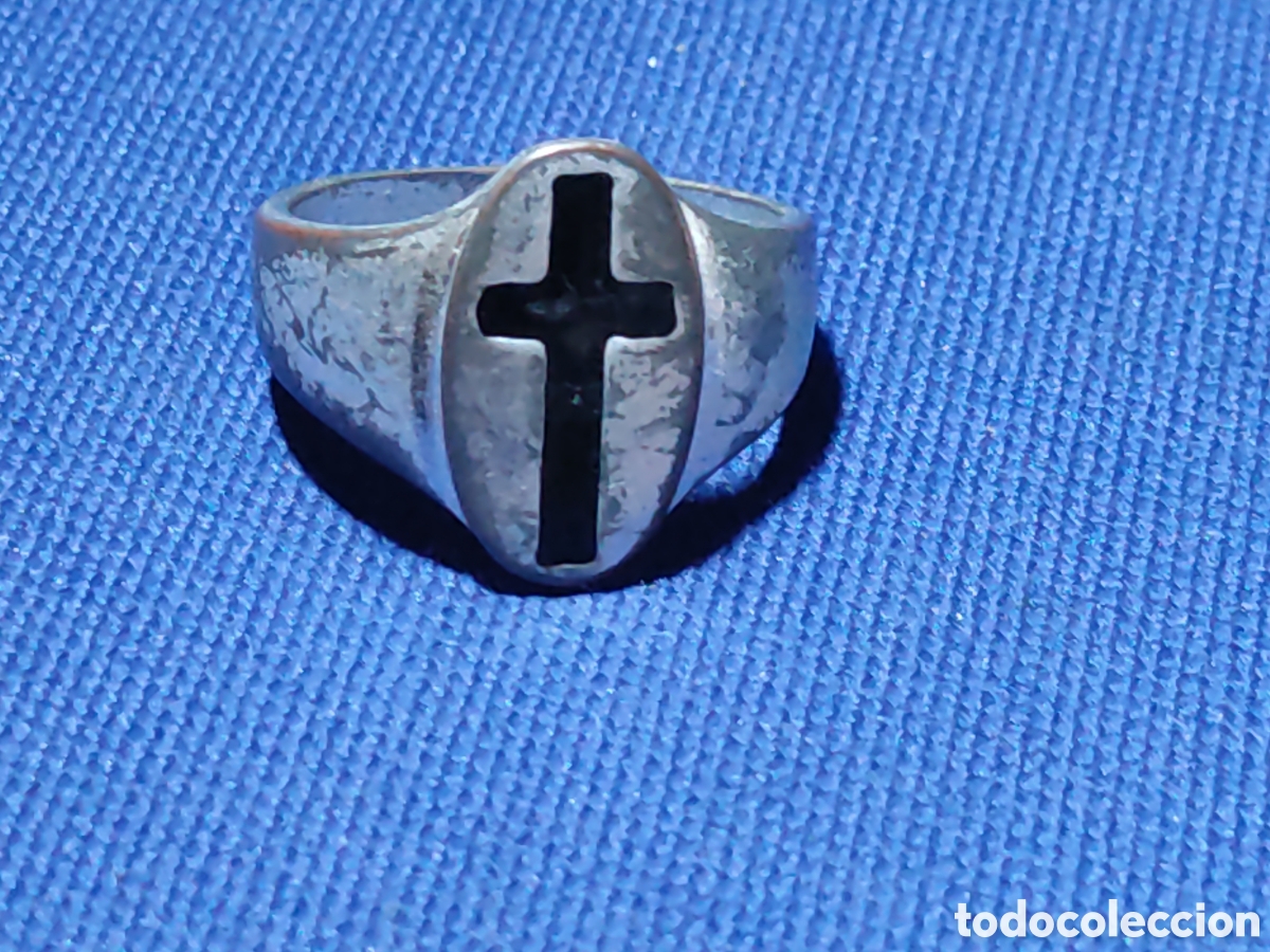 Joyeria: Anillo religioso con cruz de esmalte negro