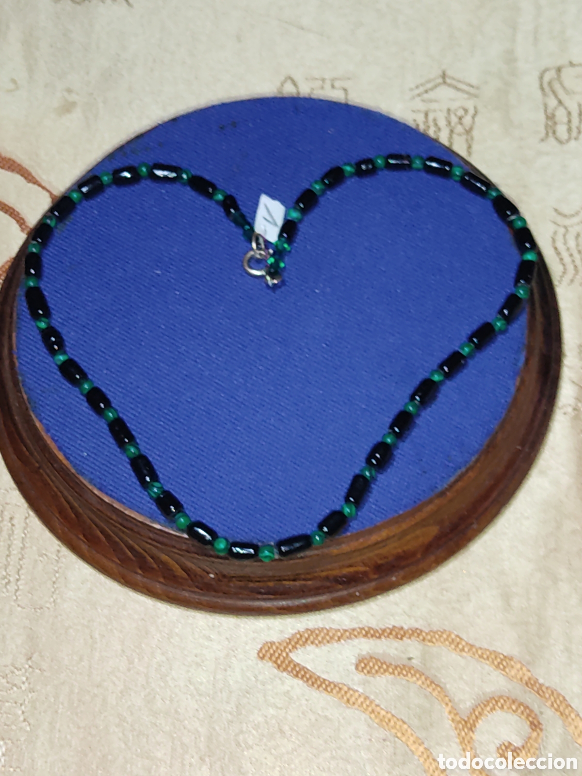 Joyeria: Collar de cristal de Murano negro y bolitas de Malaquita. *V*