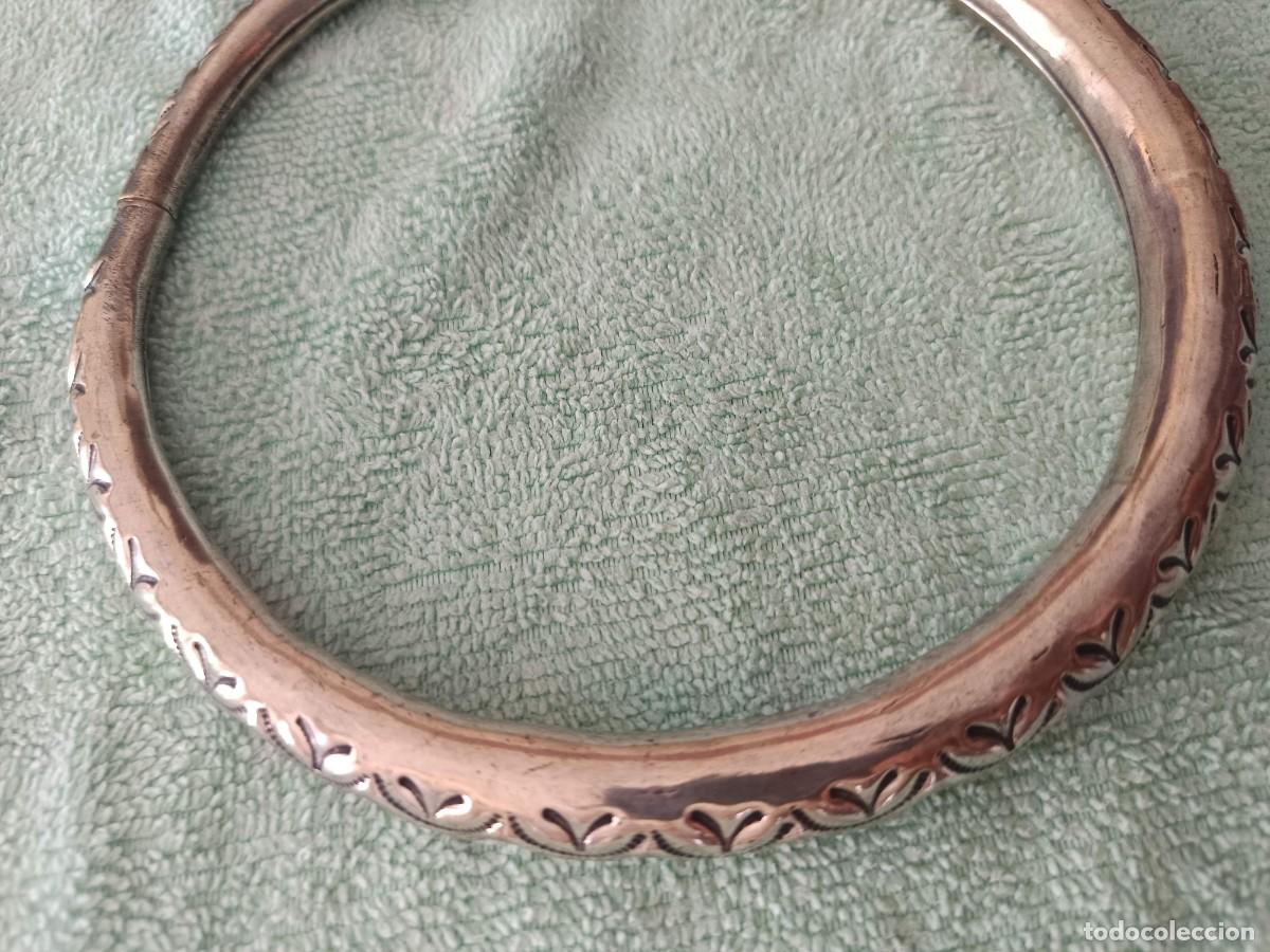 Joyeria: Brazalete r&iacute;gido tradicional de metal - Foto 3