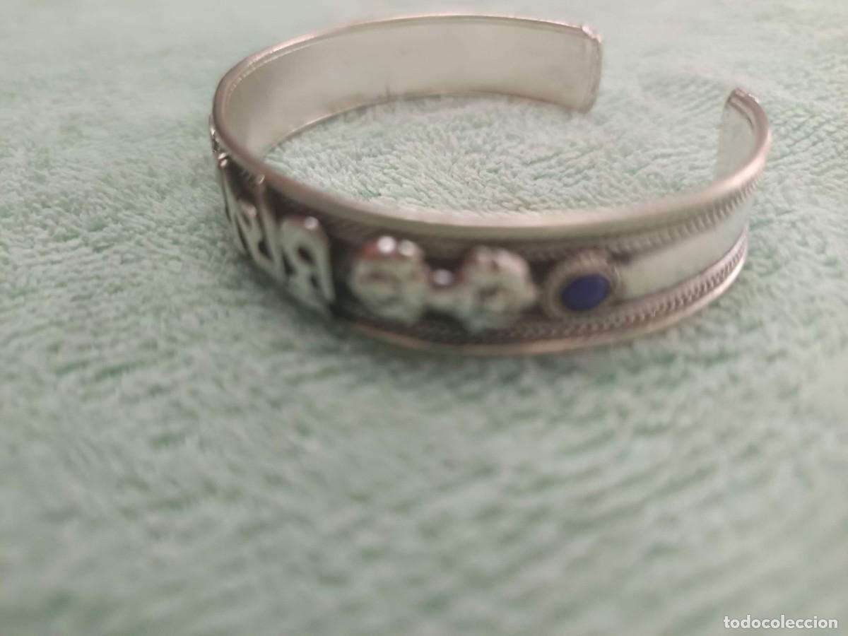 Joyeria: Brazalete r&iacute;gido abierto de estilo tibetano