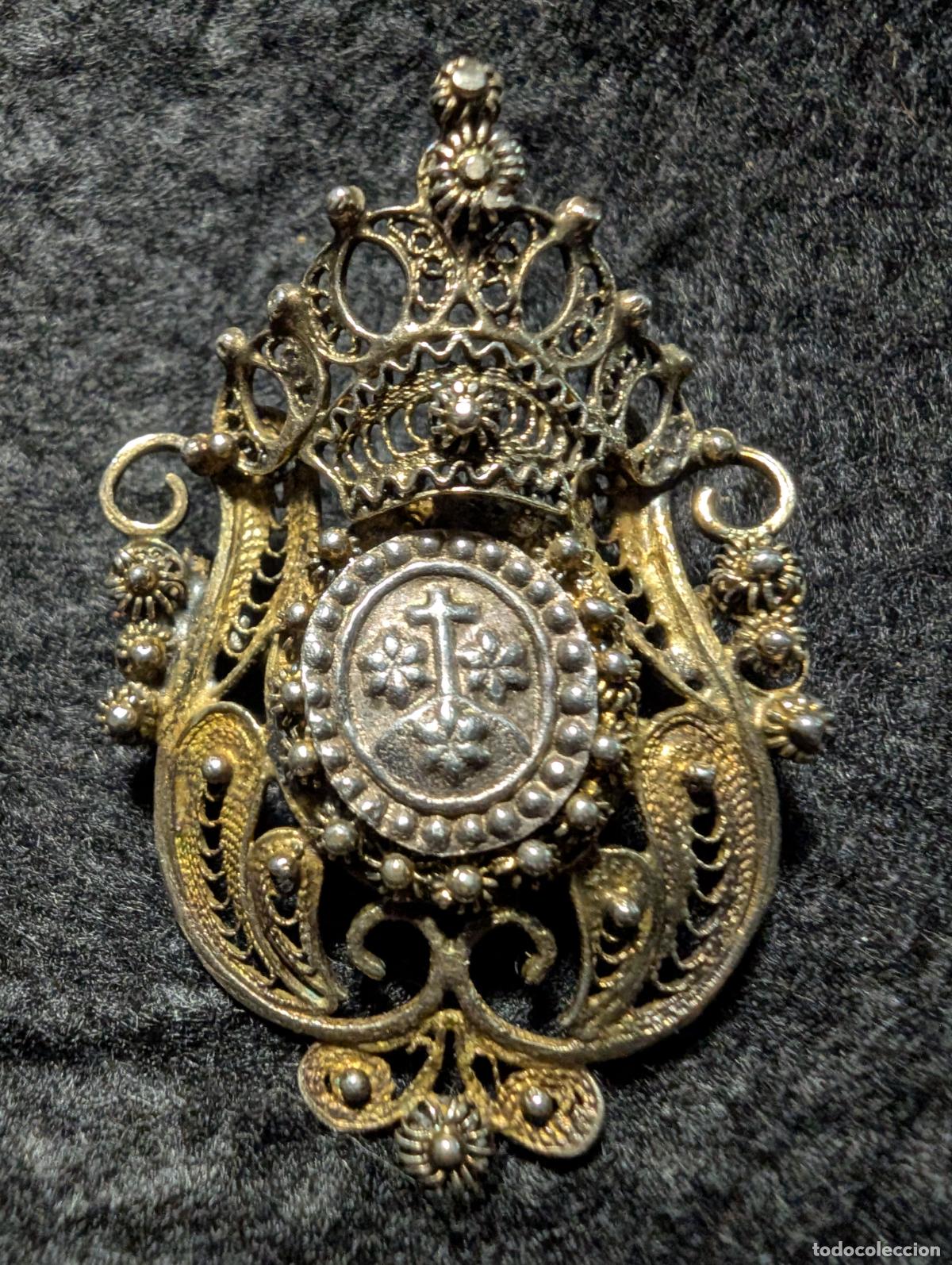 Joaillerie: BROCHE O ALFILER DE FILIGRANA DE PLATA DE LA ORDEN CARMELITA. S XIX. VIRGEN DEL CARMEN