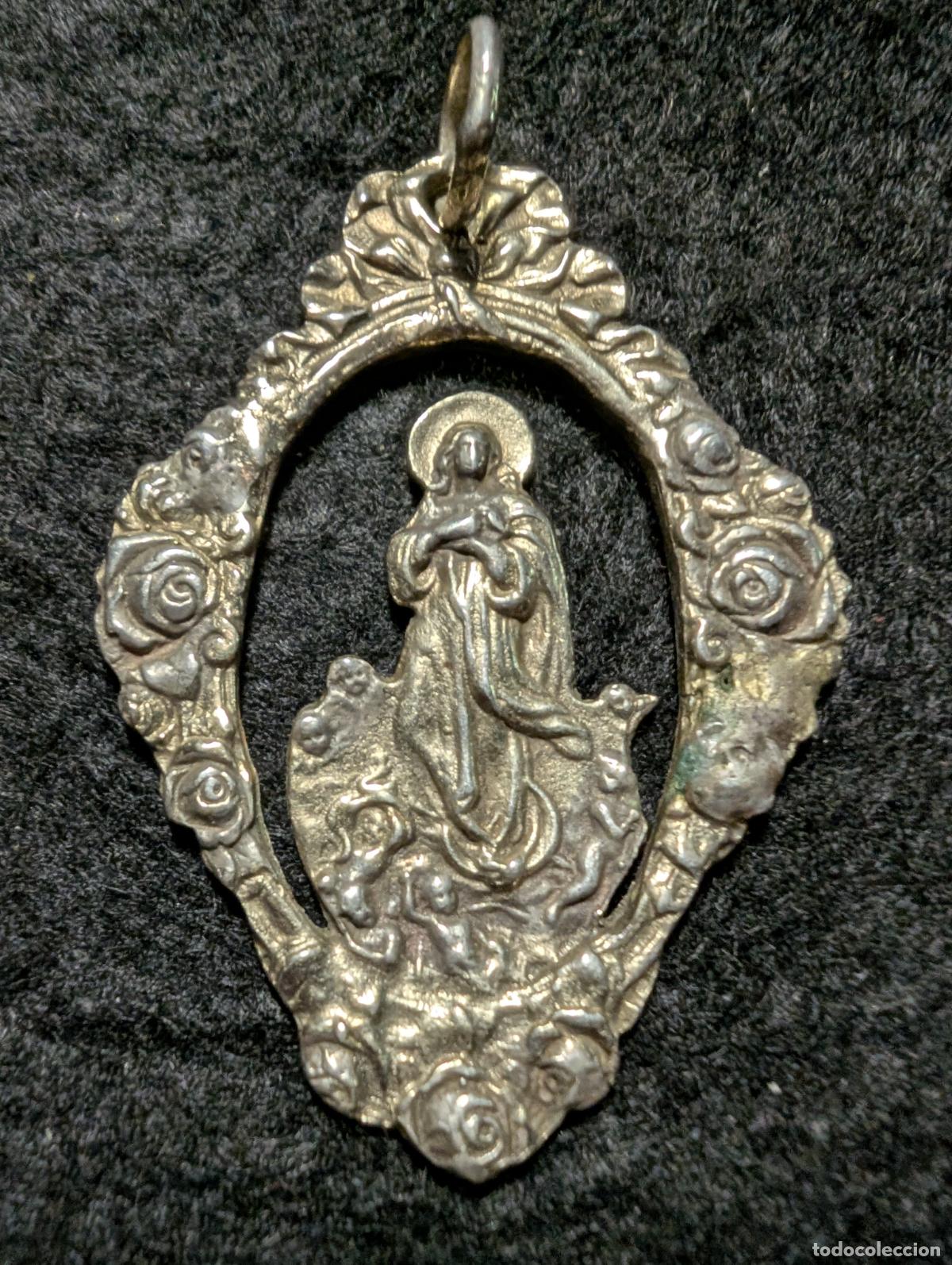 Joyeria: MEDALLA DE PLATA CALADA MARCADA DE LA VIRGEN DE LOS MILAGROS. PUERTO DE SANTA MARIA